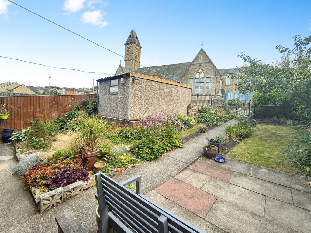 Property photo 2 of 13 Pbox-Garden-324980.Jpg