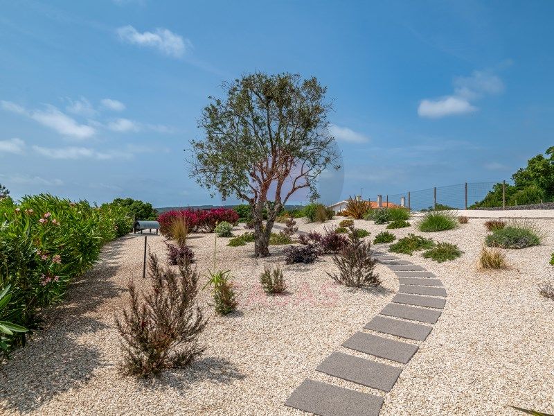 Property photo 3 of 42