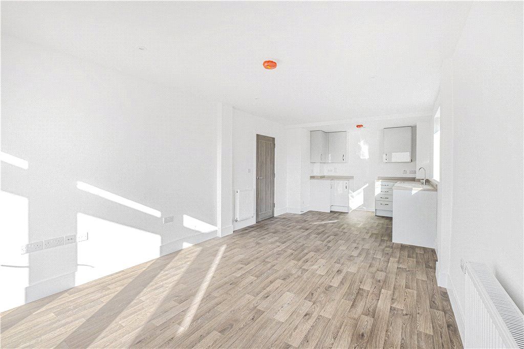 Property photo 1 of 11 Living Room