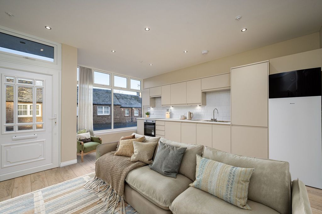 Property photo 1 of 12 Kitchen/Living