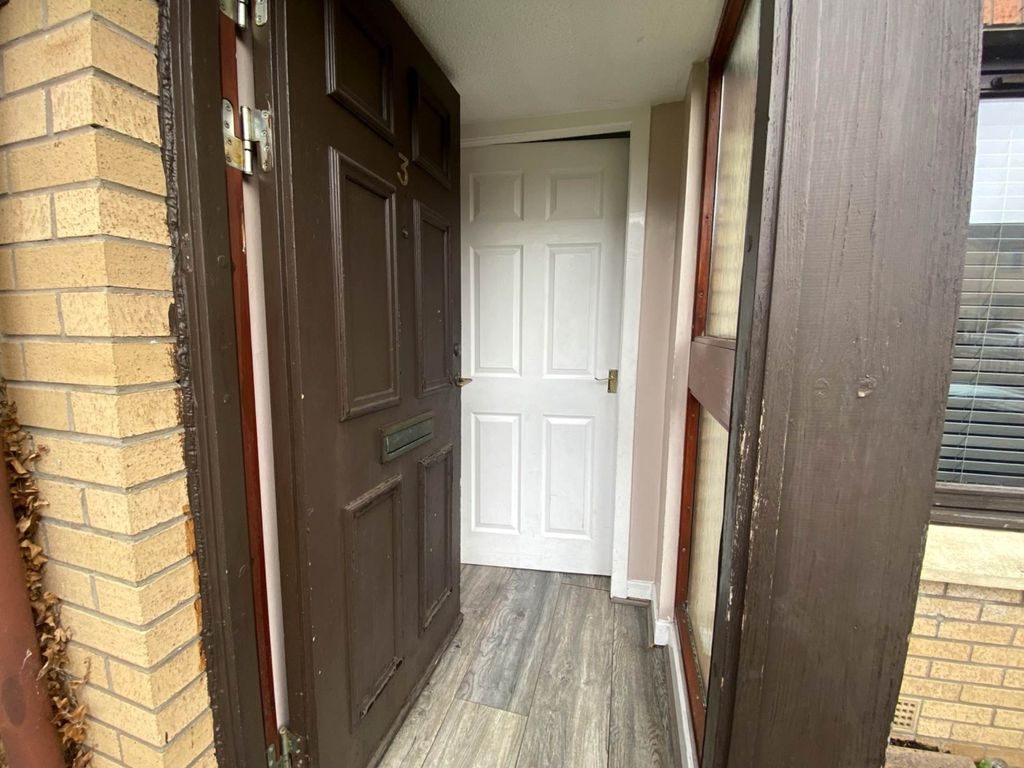 Property photo 2 of 33
