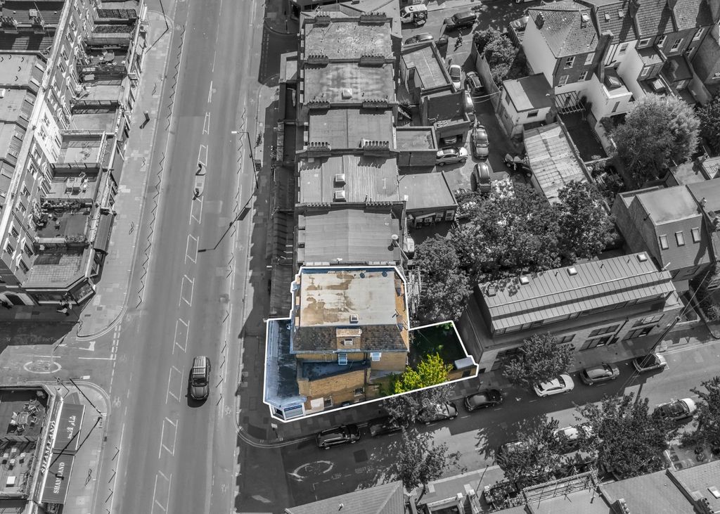 Property photo 3 of 11