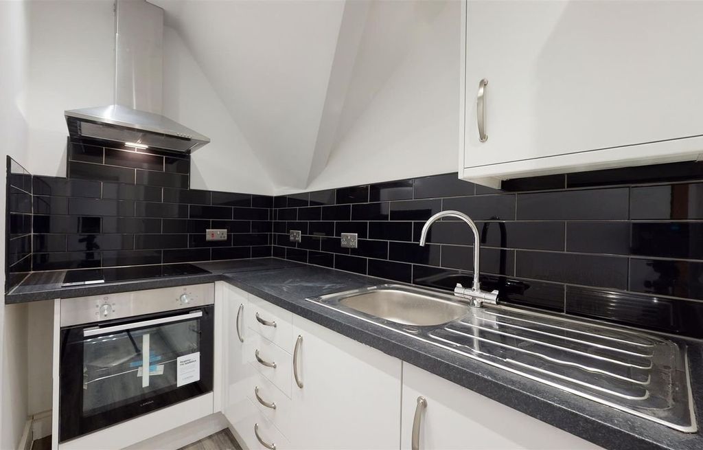 Property photo 3 of 9 Picture 3