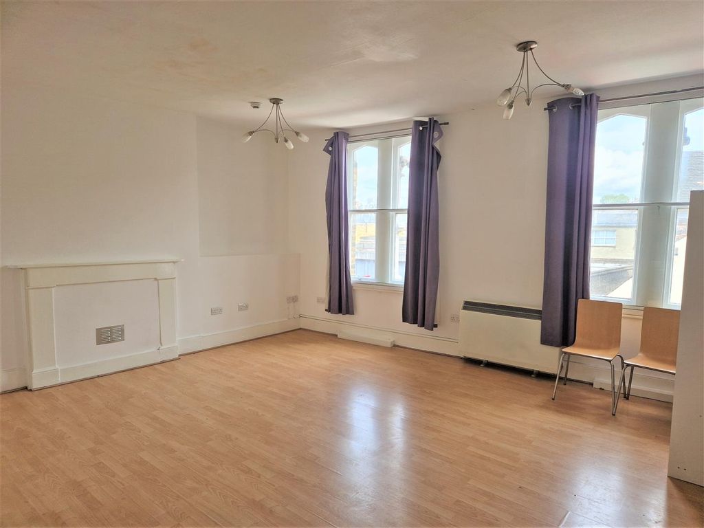 Property photo 1 of 6 Flat 4 Khs Reception 4.Jpg
