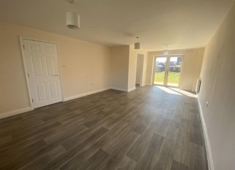 Property photo 3 of 10 Image