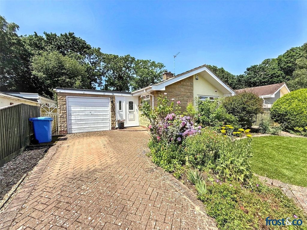 Property photo 1 of 12 South Western Cres
