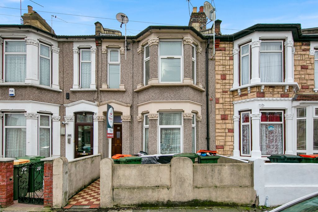 Property photo 2 of 15