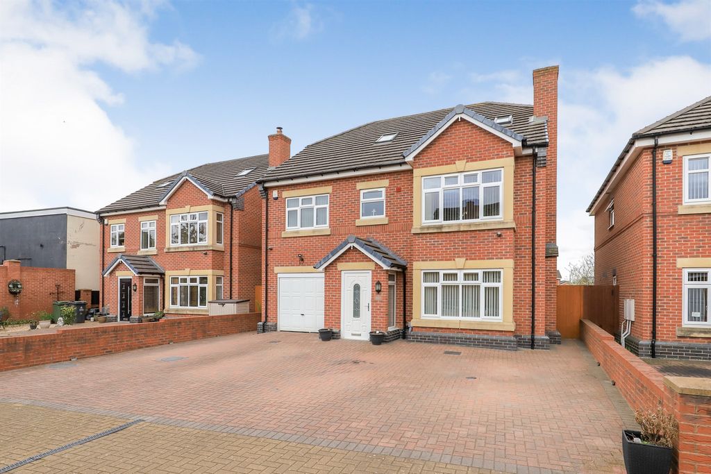 Property photo 1 of 19