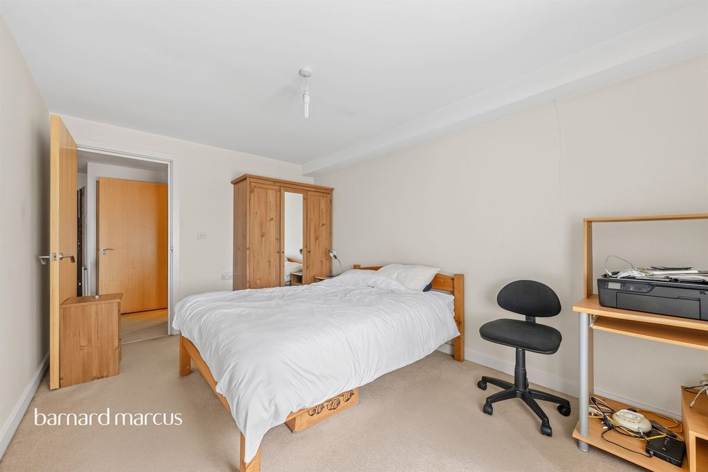 Property photo 3 of 21