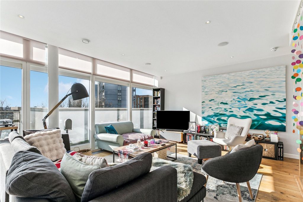 Property photo 1 of 16 Reception Room