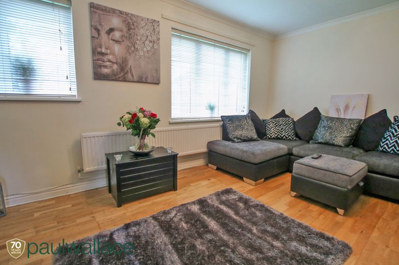 Property photo 3 of 6 Lounge