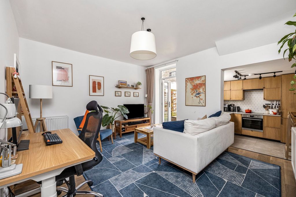 Property photo 3 of 22