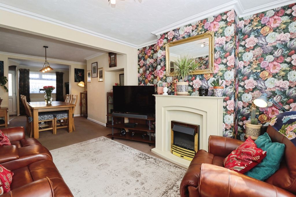 Property photo 3 of 19 Pbox-Img.Jpg