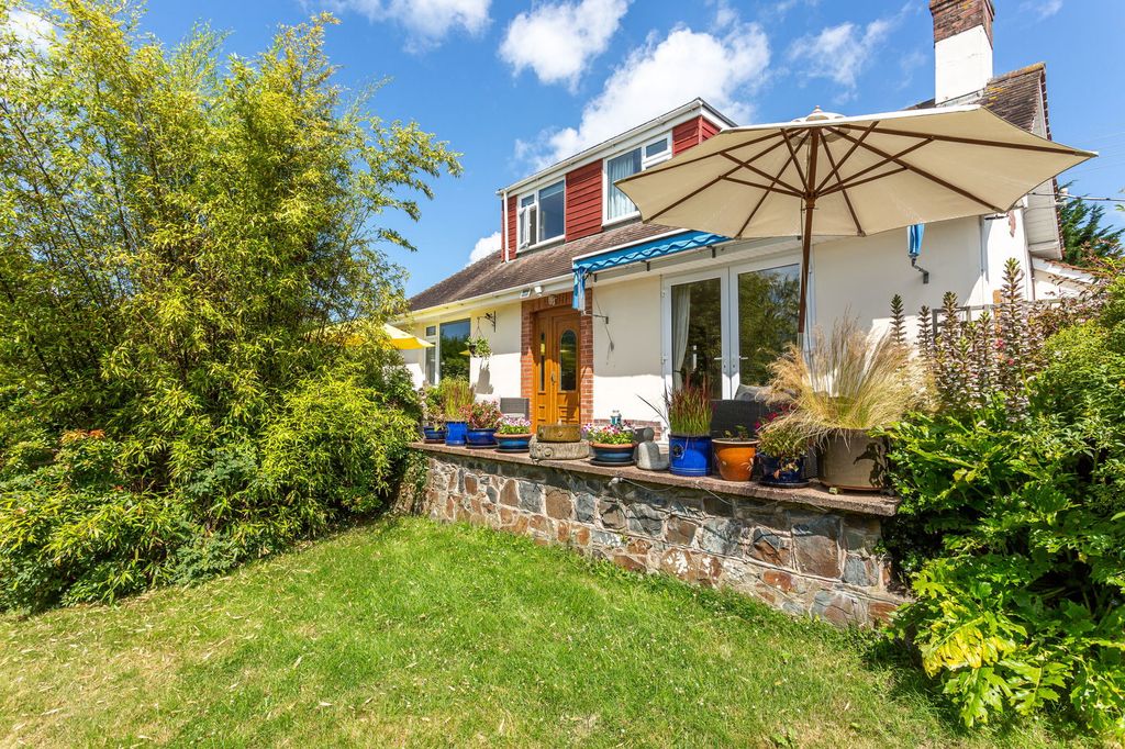 Property photo 1 of 34