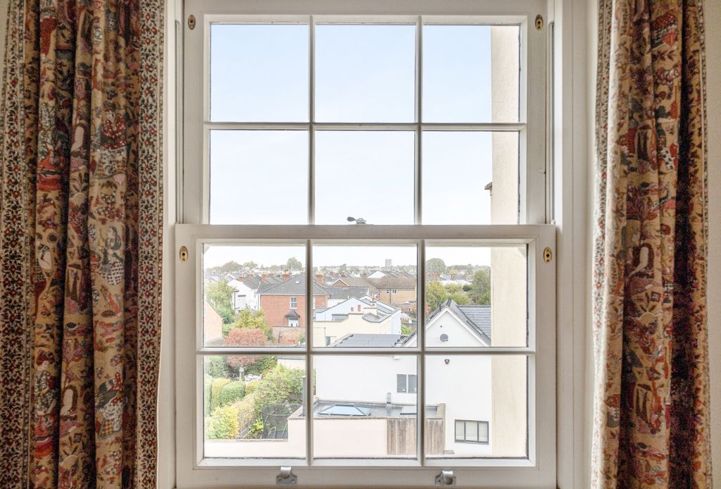 Property photo 3 of 16 1-6Acdae25c5d37-1...