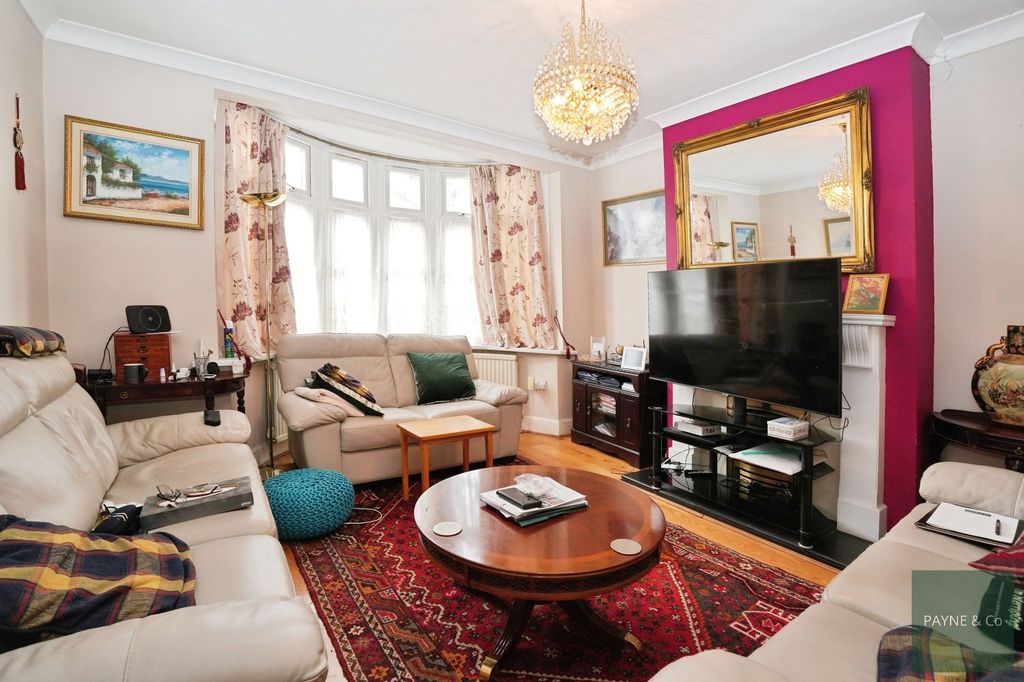 Property photo 2 of 18