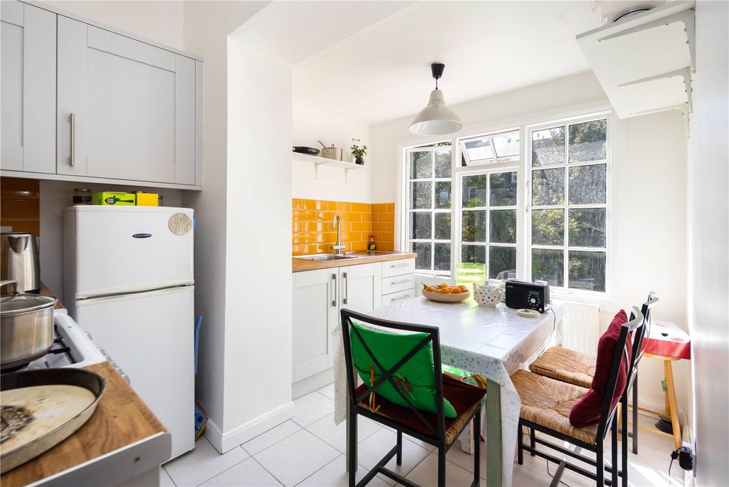 Property photo 3 of 16 Kitchen