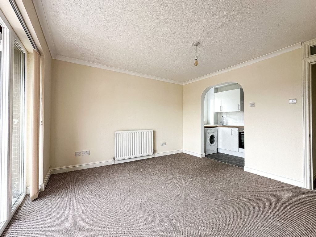 Property photo 3 of 15 4380802