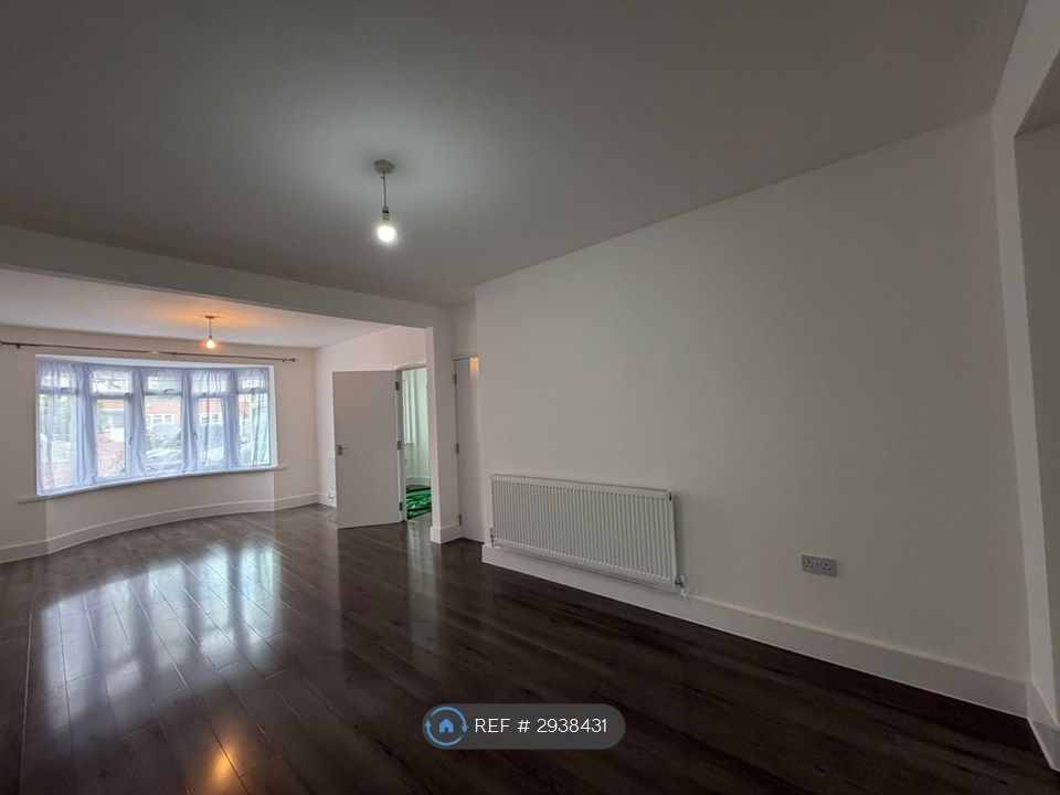Property photo 2 of 33