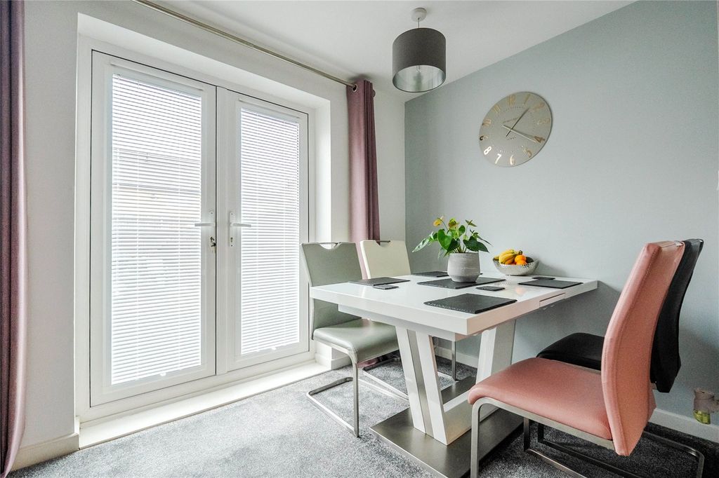 Property photo 3 of 14 Picture No. 10