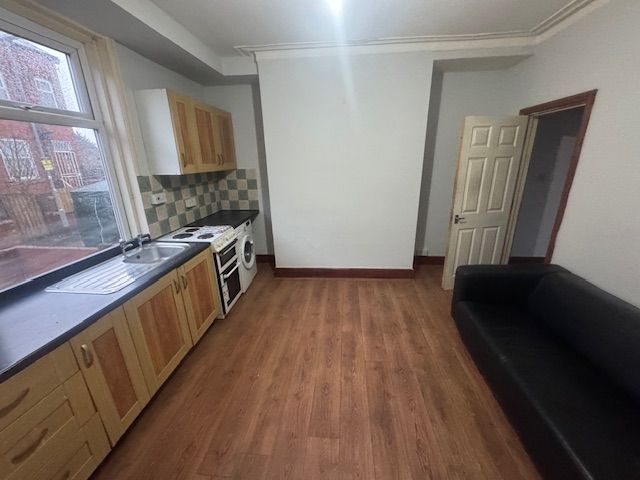 Property photo 3 of 10 Entrance Porch