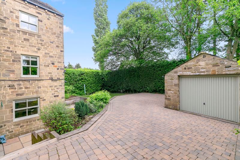 Property photo 2 of 33 Photo 29