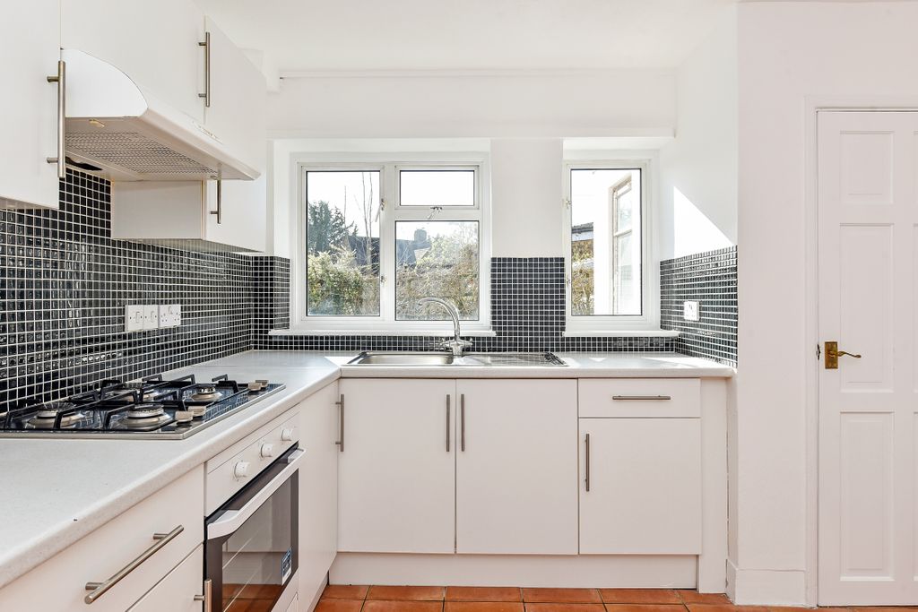 Property photo 3 of 38