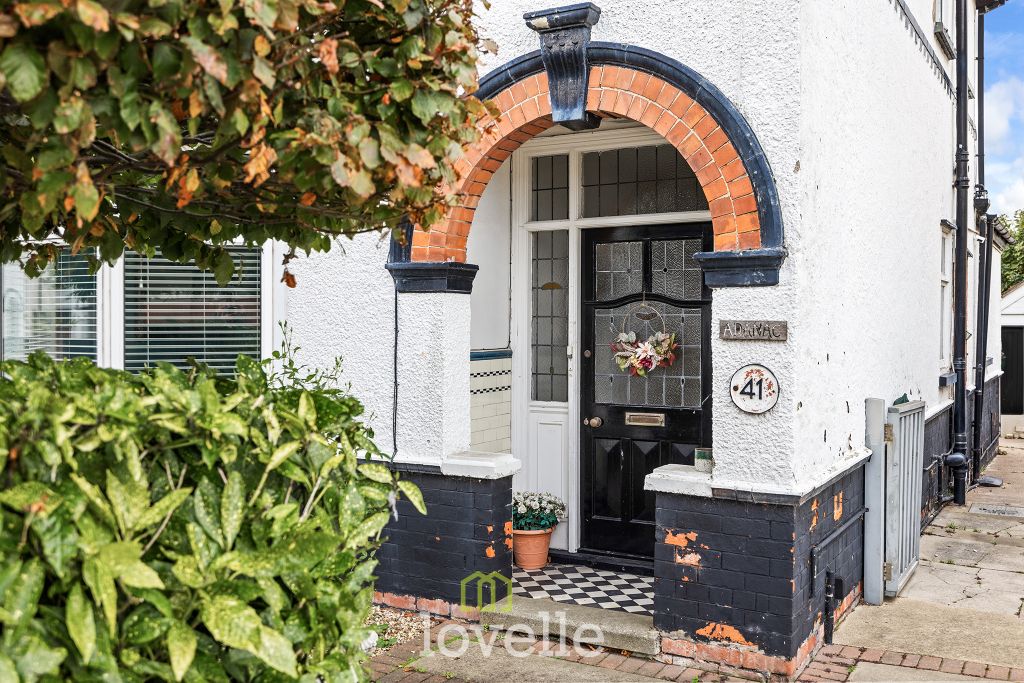 Property photo 2 of 31