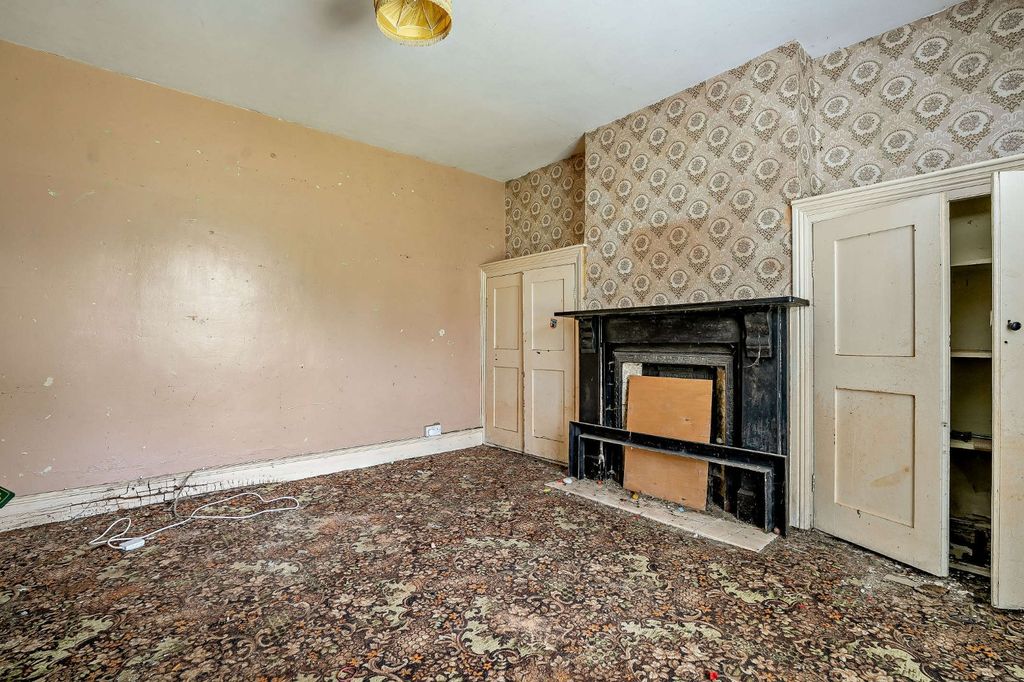 Property photo 3 of 23 Picture No. 09