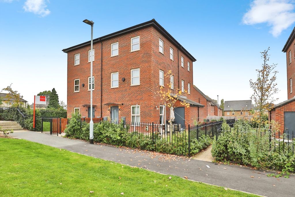 Property photo 1 of 18 Front