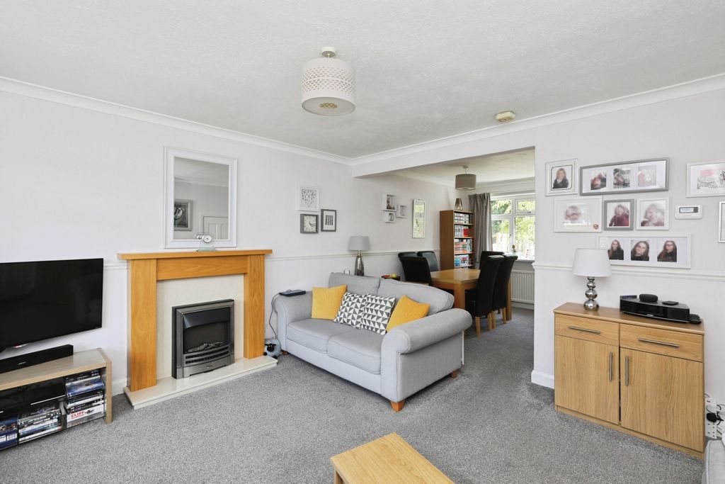 Property photo 3 of 17 Photo