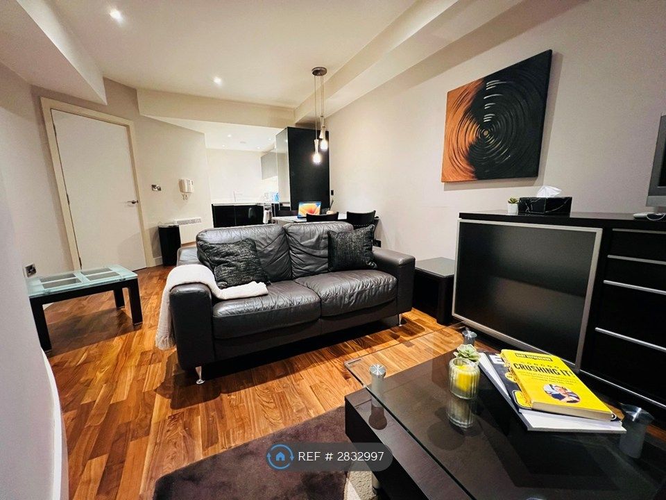 Property photo 1 of 10 Living Room 1