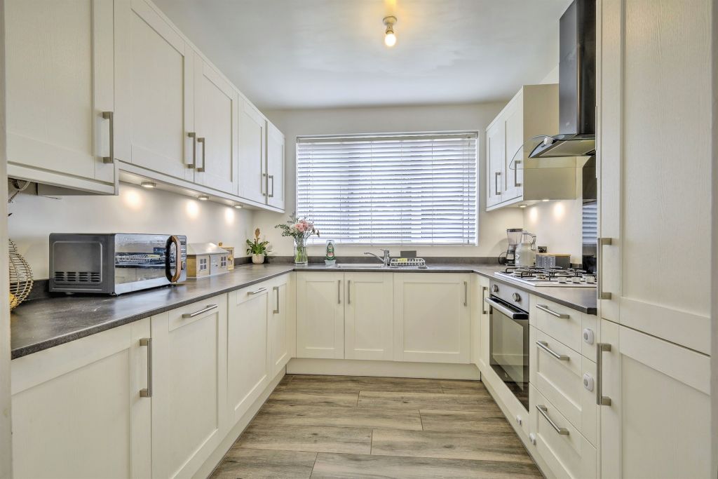 Property photo 2 of 21