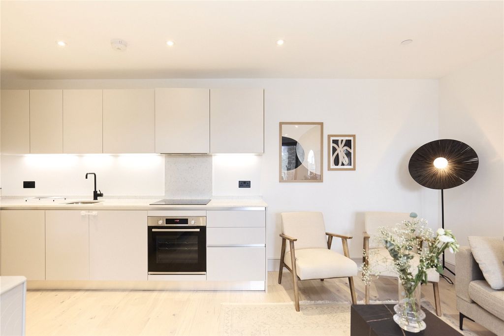 Property photo 3 of 27 Picture No. 04