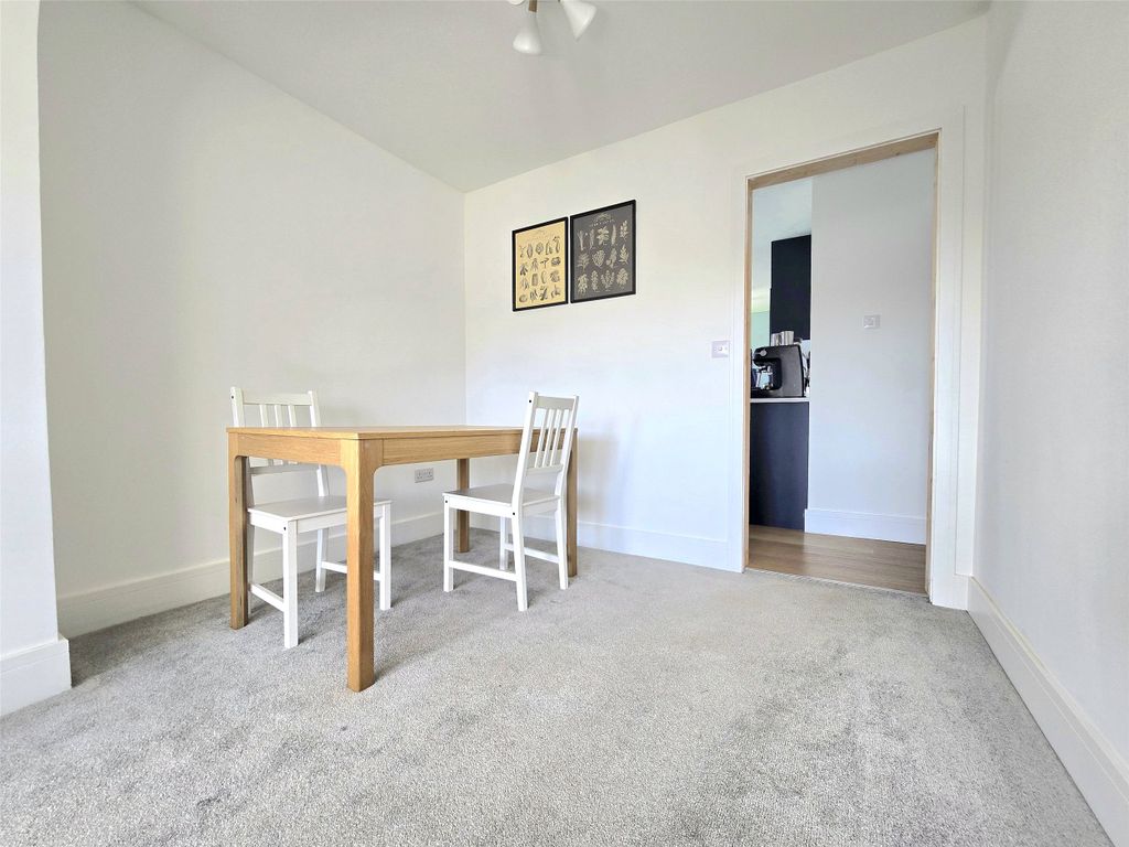 Property photo 3 of 10 3 - Picture No. 06