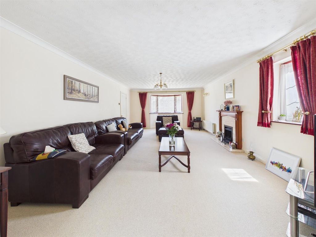 Property photo 3 of 32