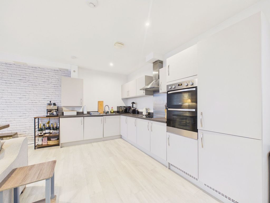 Property photo 2 of 9 Kitchen