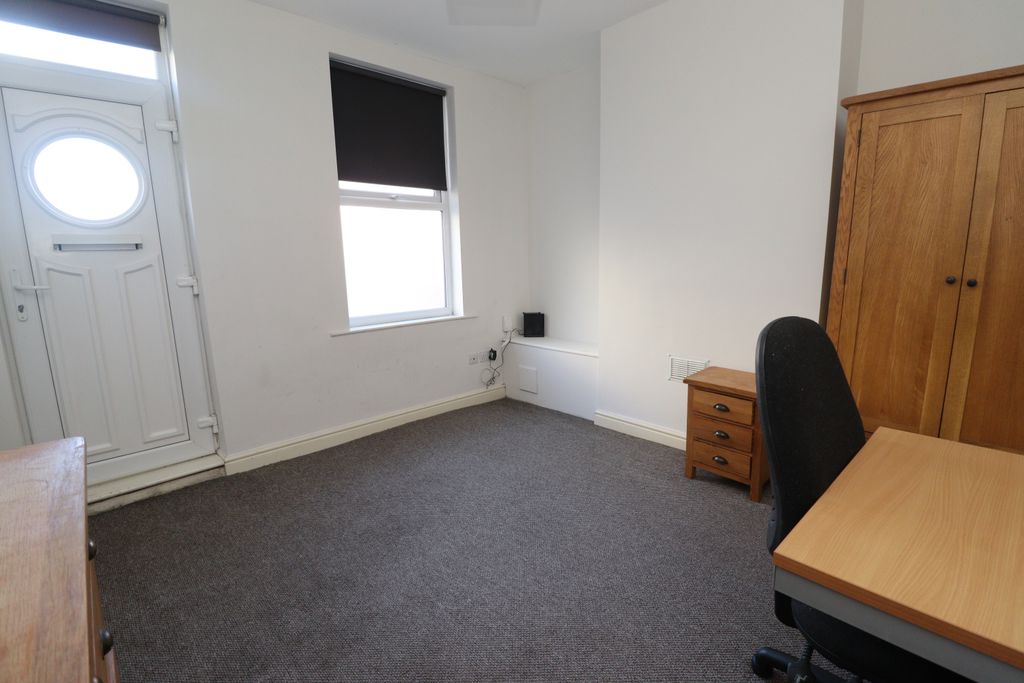 Property photo 2 of 13 Img_4990