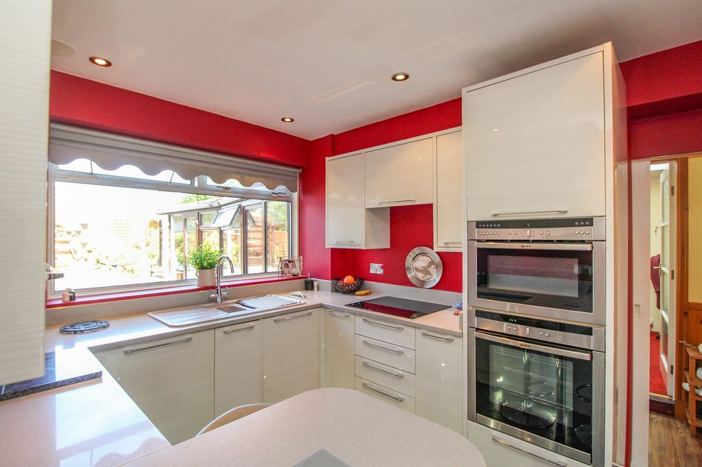 Property photo 3 of 14 Kitchen