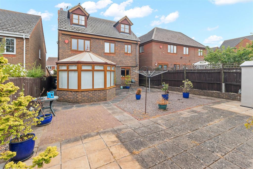 Property photo 2 of 36 Rear Garden