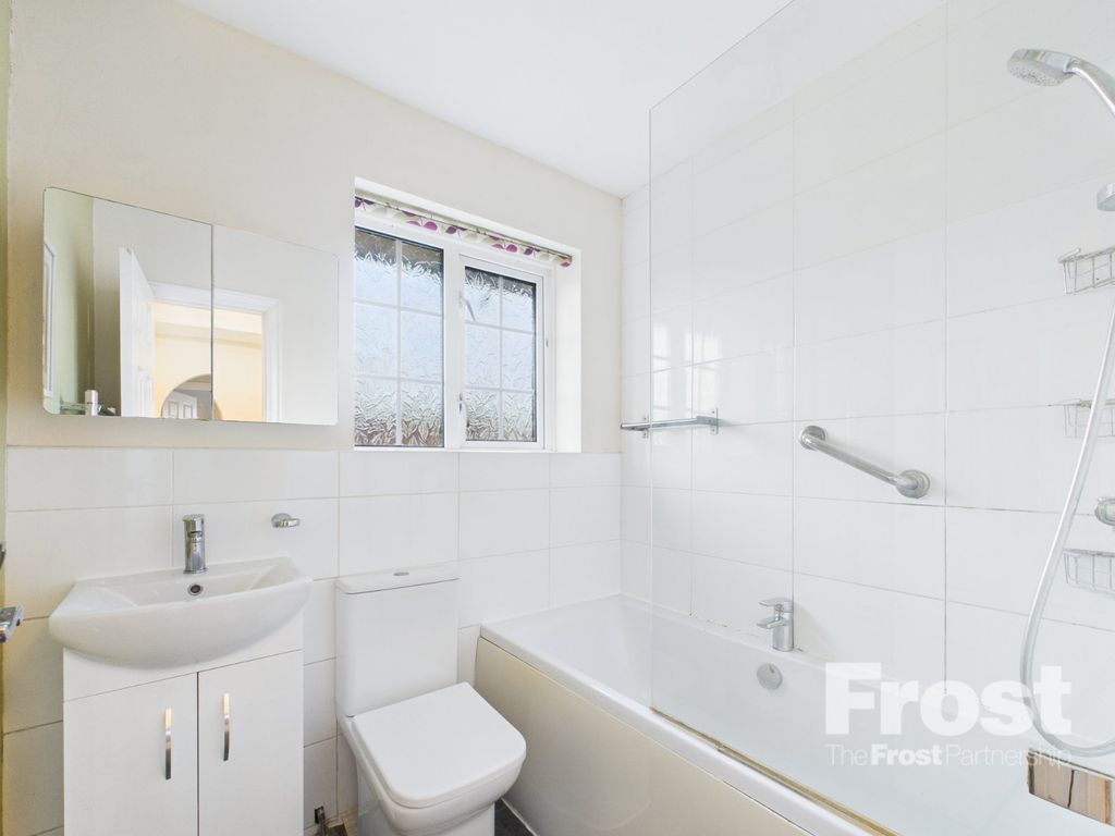 Property photo 2 of 7 Bathroom