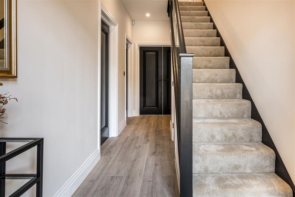 Additional image 25 of 5 bed property for salePlot 4, Chase View, Spring Court Road, Enfield EN2