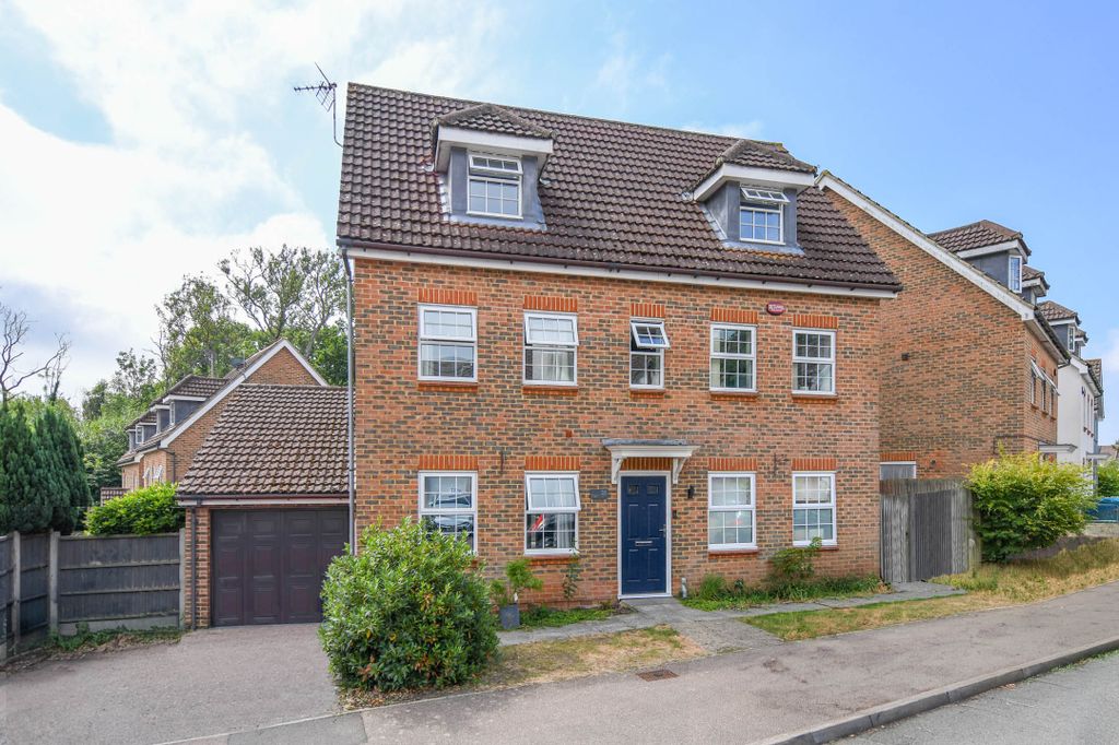 Property photo 1 of 27