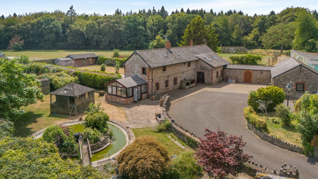 Property photo 1 of 32