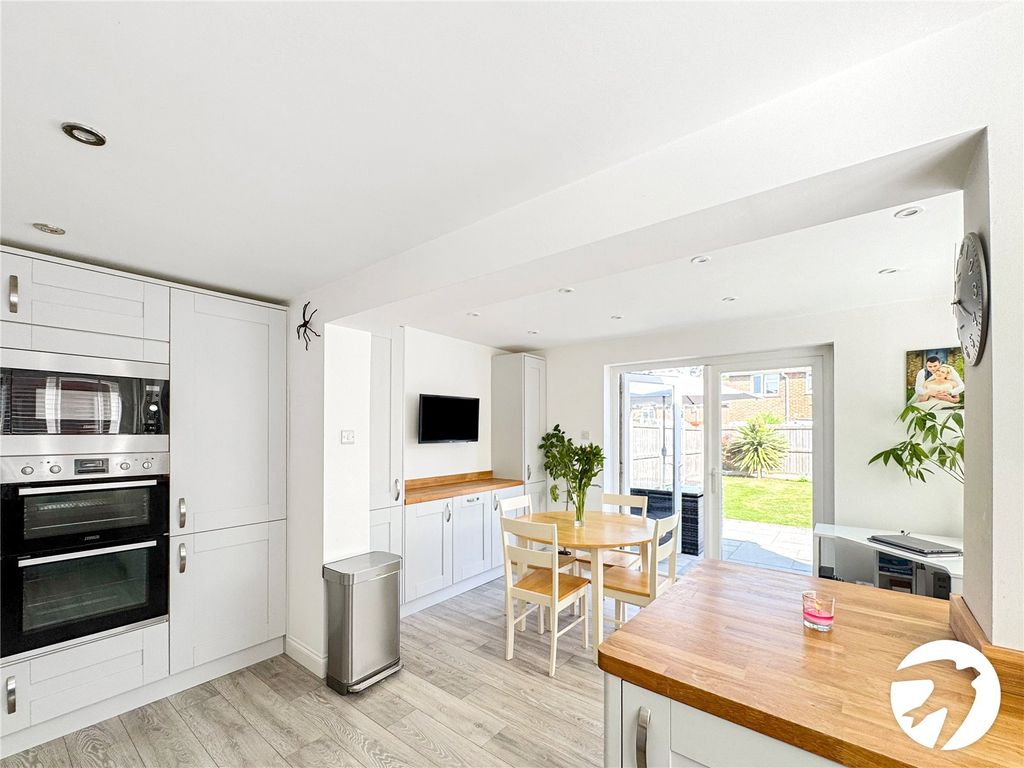 Property photo 3 of 11 Picture No. 09