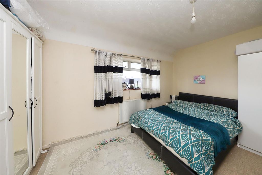 Property photo 2 of 9 Living Room