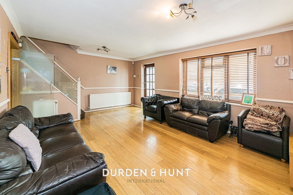 Property photo 3 of 26