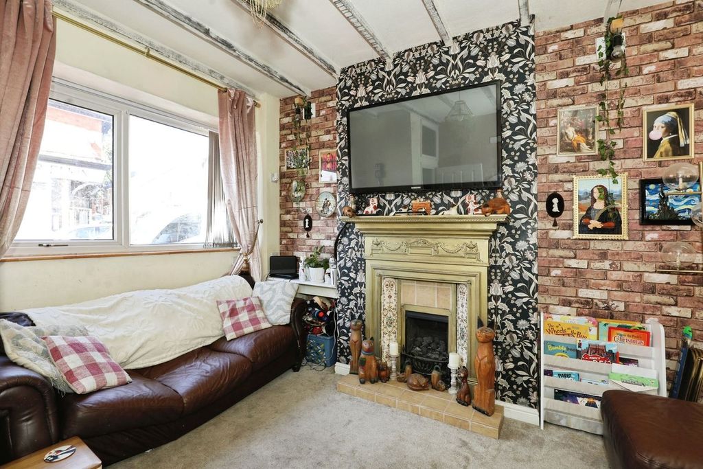 Property photo 2 of 19