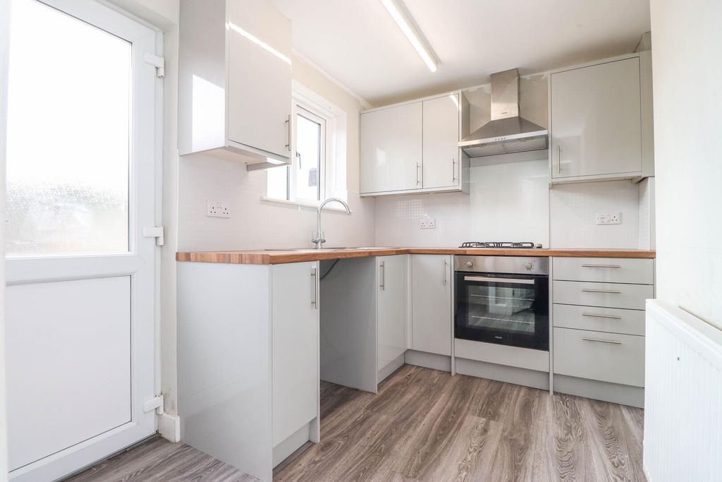 Property photo 2 of 4 Kitchen
