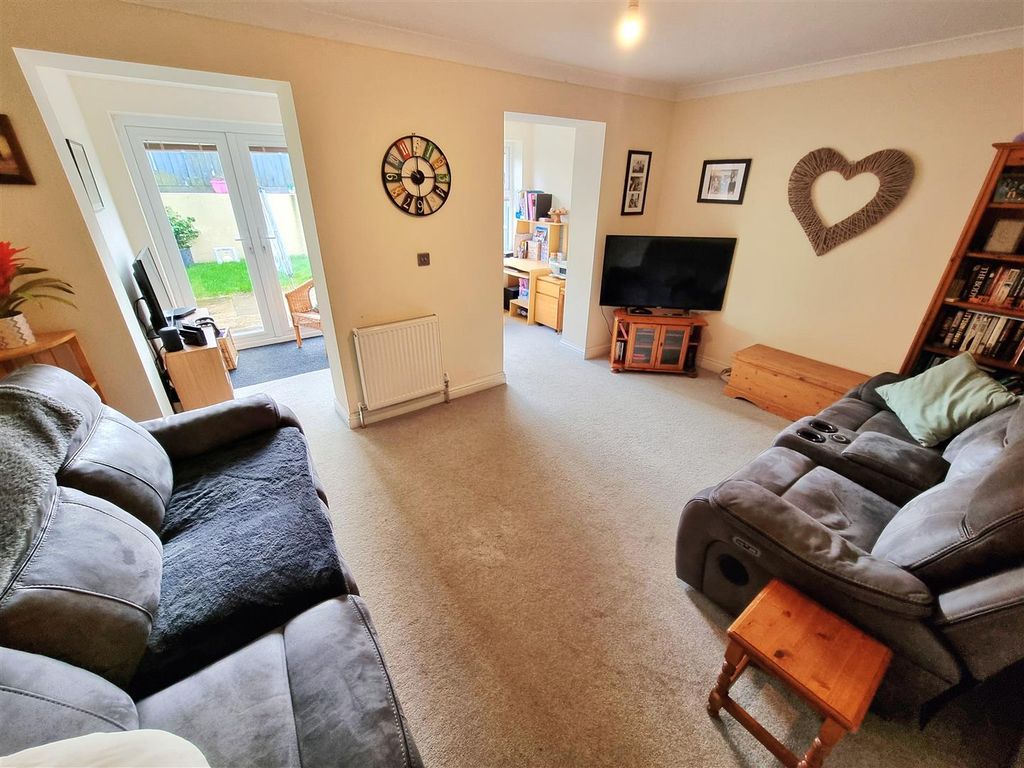 Property photo 2 of 14 Sitting Room.Jpg